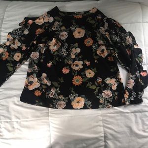 Ava & Viv Long Sleeved Floral Blouse